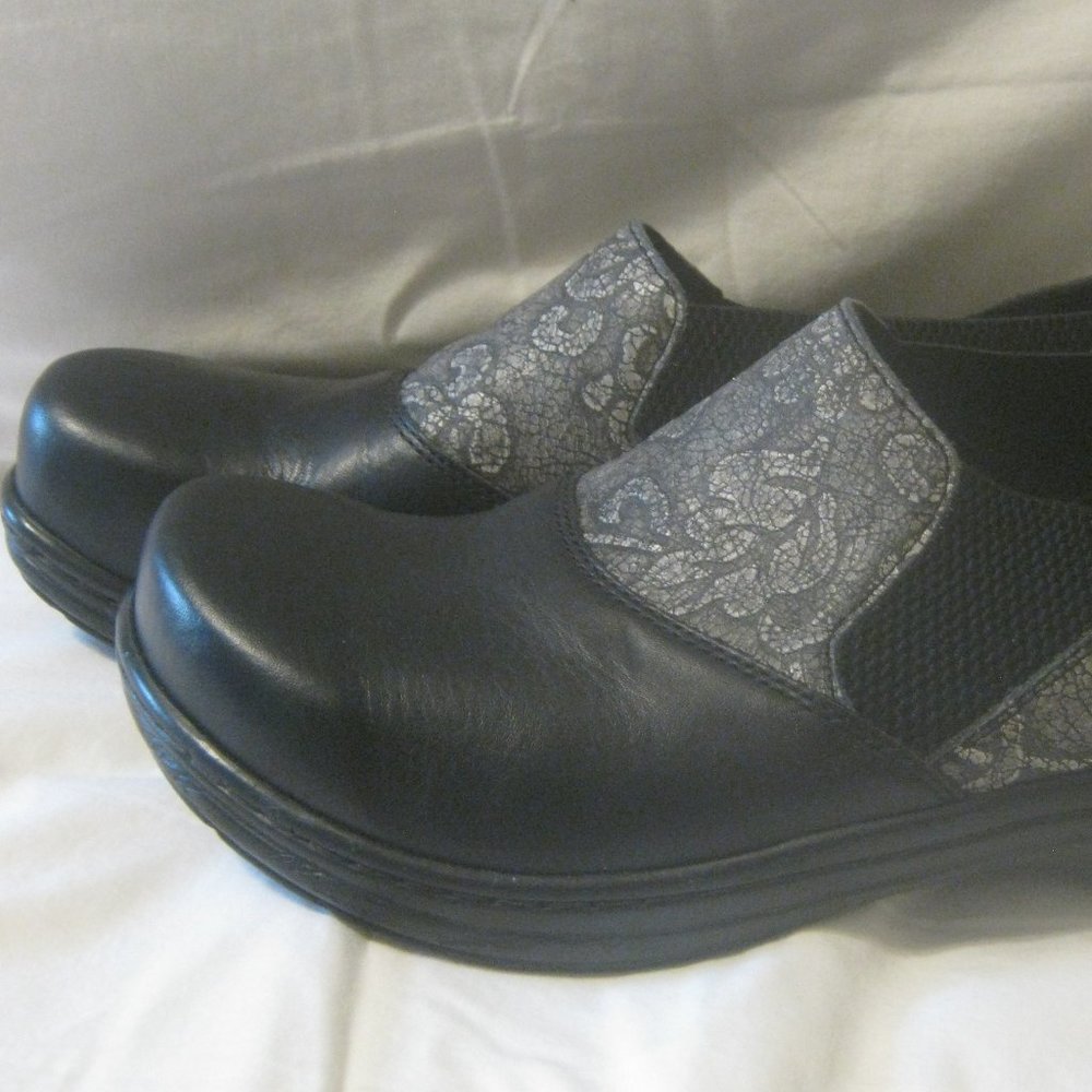 Klogs 9.5 Medium non-slip